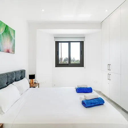 Villa Elpida One By Ezoria In Timi, *
