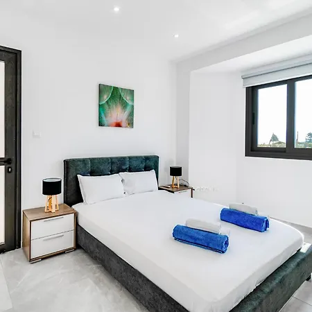 Elpida One By Ezoria In Timi, Villa *